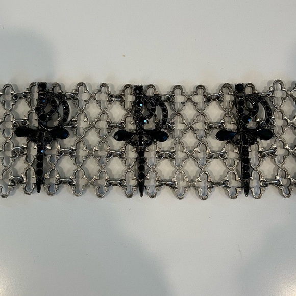 Filigree Metal & Black Crystal Cuff Bracelet - Picture 3 of 9